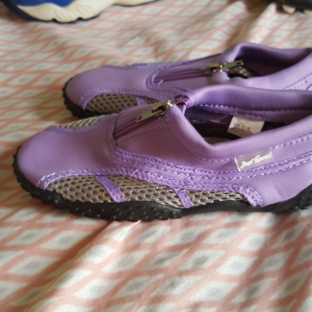 Swim shoes
